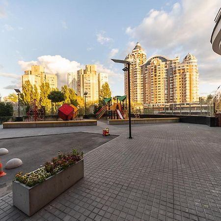 New Building Near Arena City Lesi Ukrainky 7A كييف المظهر الخارجي الصورة